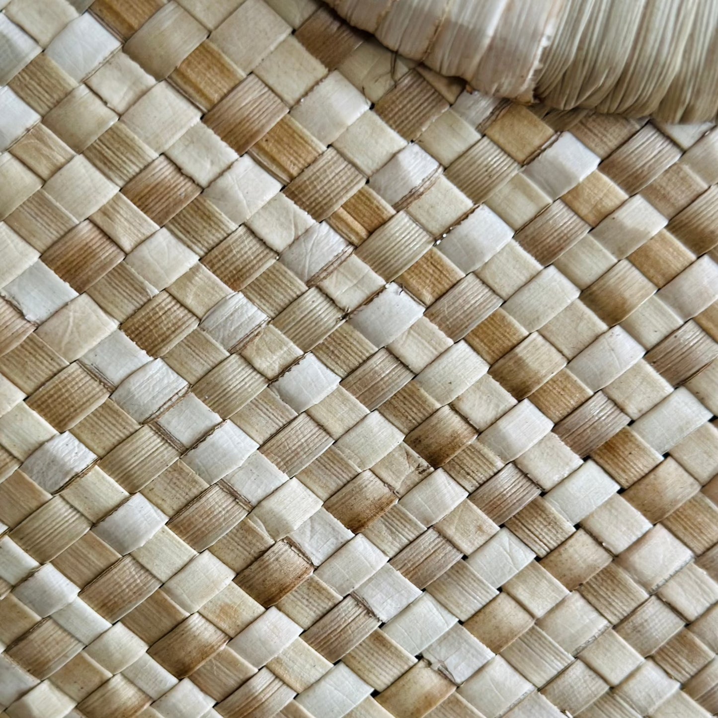 Close up up weave - Nu'uanu Natural Luxe Lauhala Tote Bag
