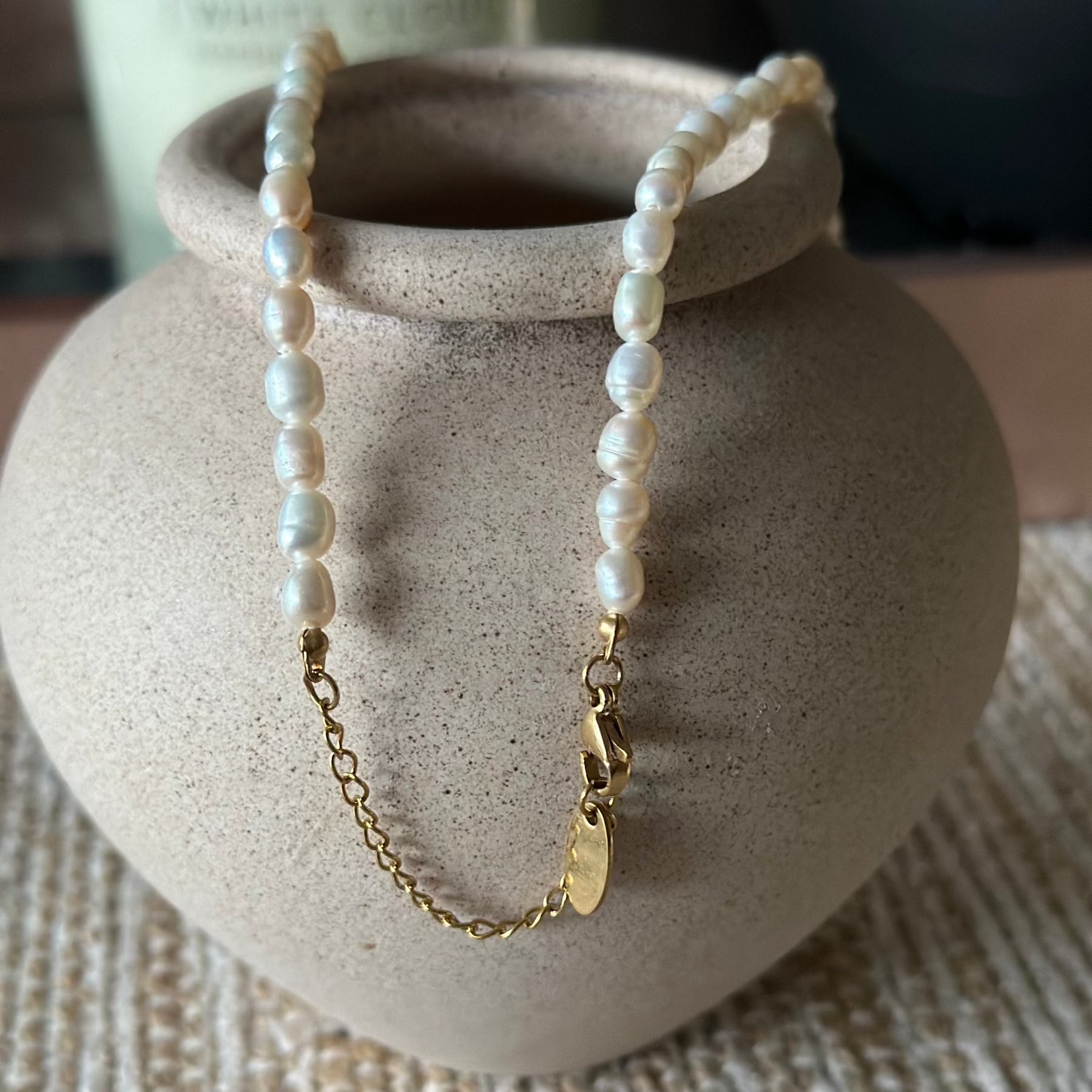 Close up of necklace clasp - Kalalau Pearl Choker Necklace
