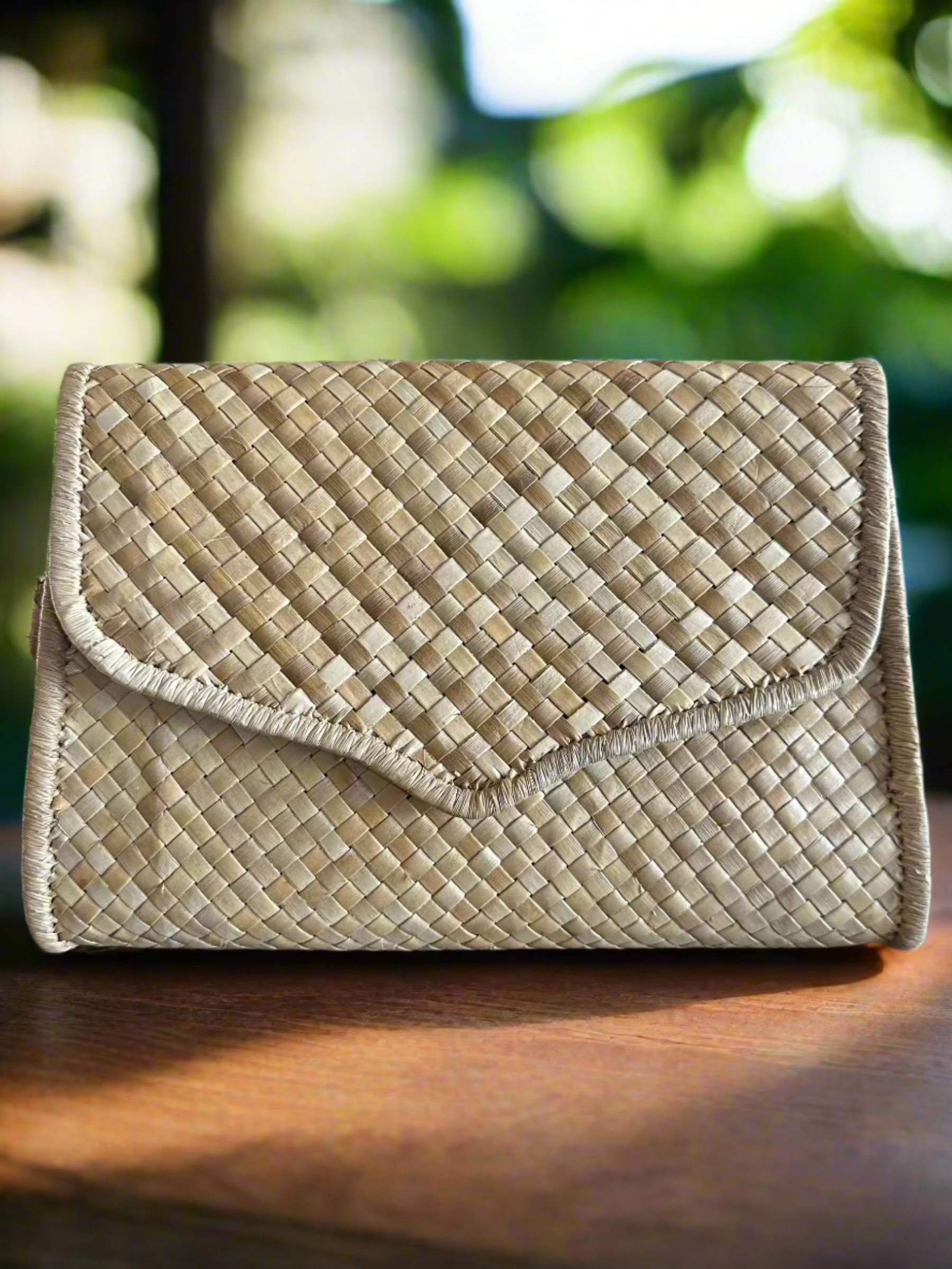 Aloha Luxe Lauhala Clutch