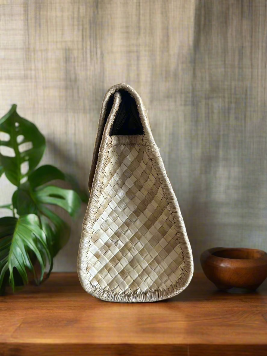 Aloha Luxe Lauhala Clutch side view