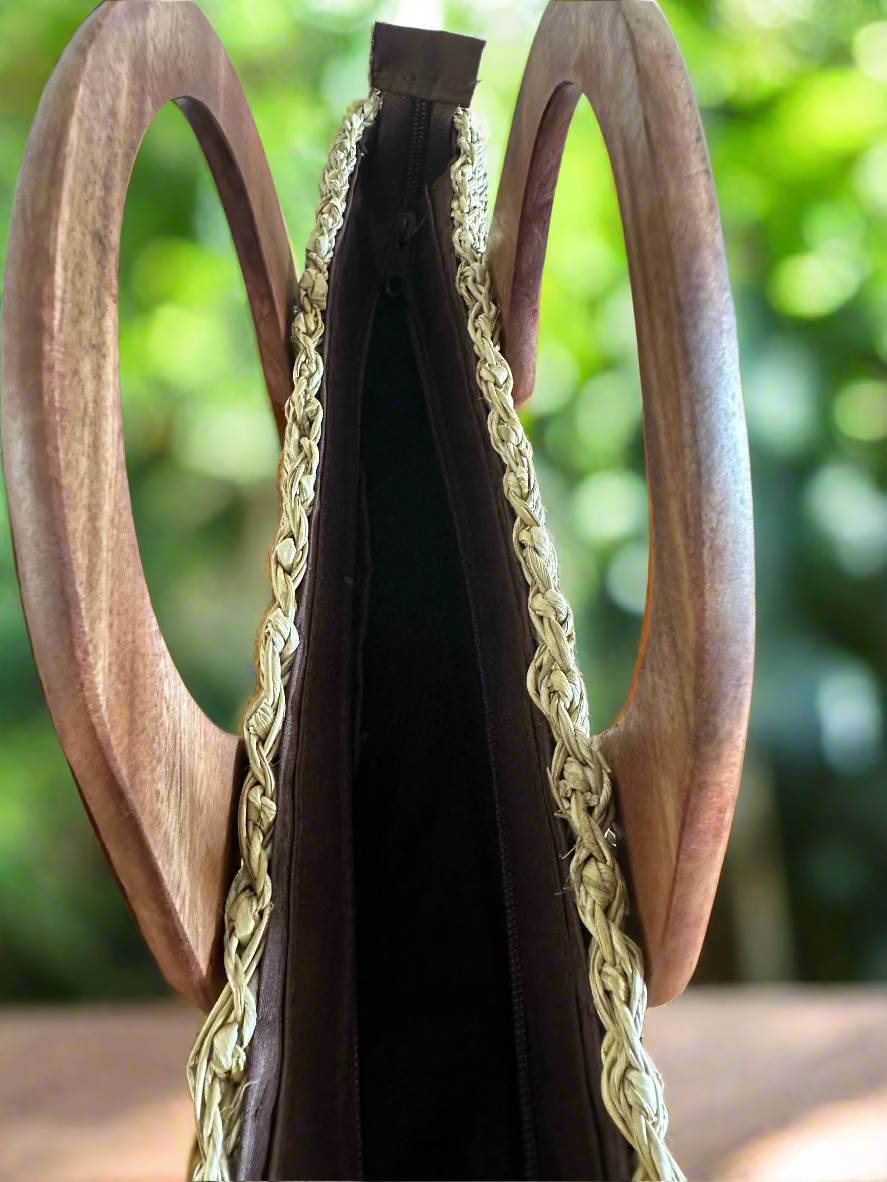 Ko'olau Seagrass Structured Minimal Tote - interior view