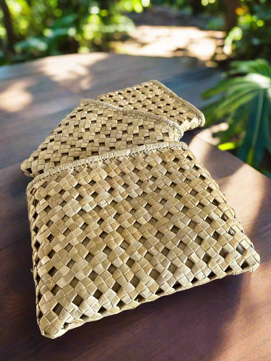 Hānai Luxe Lauhala Clutch Set