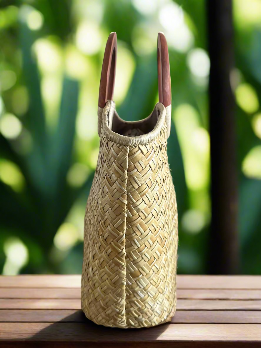 Kuilei Natural : Mini Luxe Lauhala Scoop Tote
