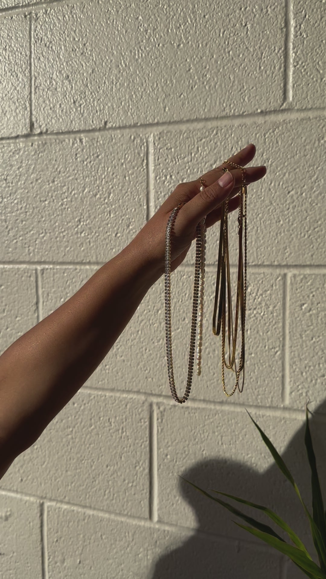Video of Nani Kai Nalu Waterproof and Tarnish-proof Jewelry